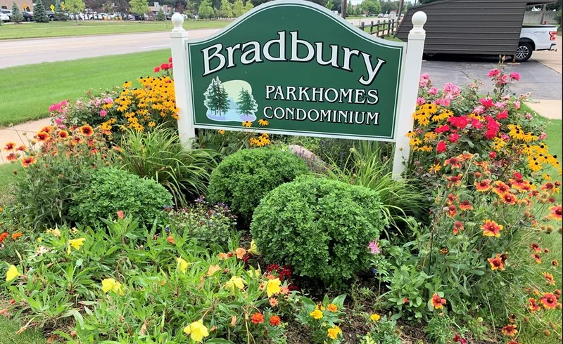The welcome sign at Bradbury Parkhomes